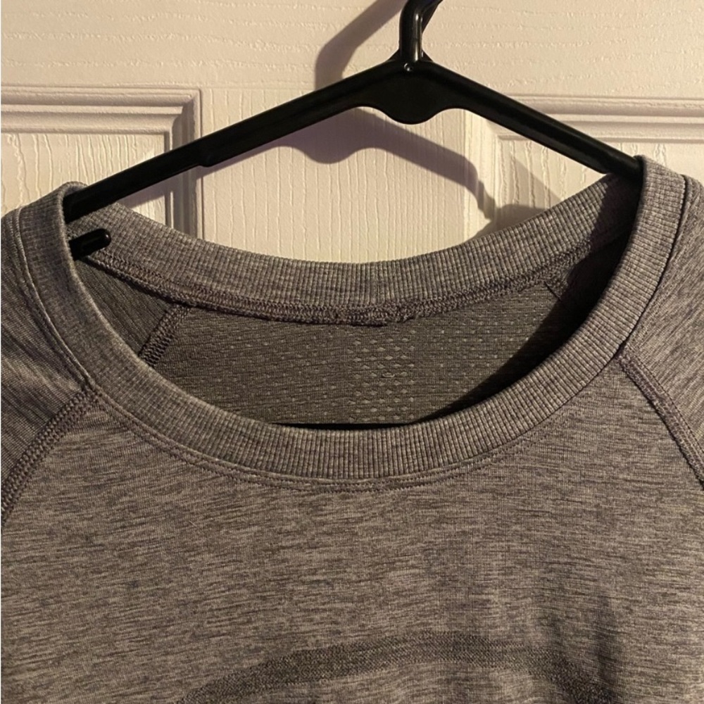 Lululemon Size 8 Swiftly Tech Top - image 2